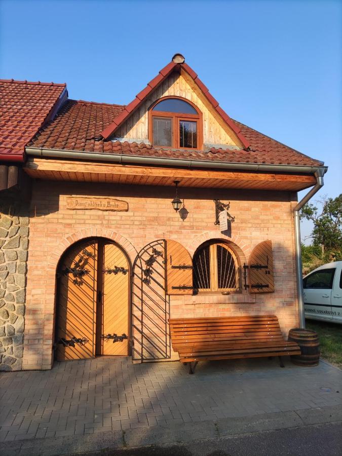 Vinny Sklep U Brodu Vacenovice Esterno foto
